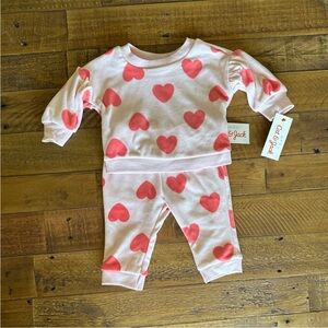 927. EUC - Cat & Jack Cozy Fleece Heart Outfit